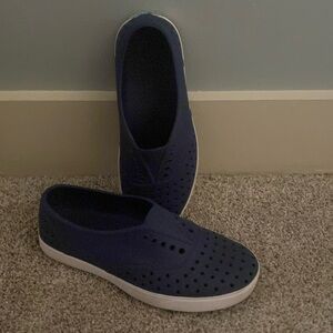 Native Adult Shoes - Size 9 women